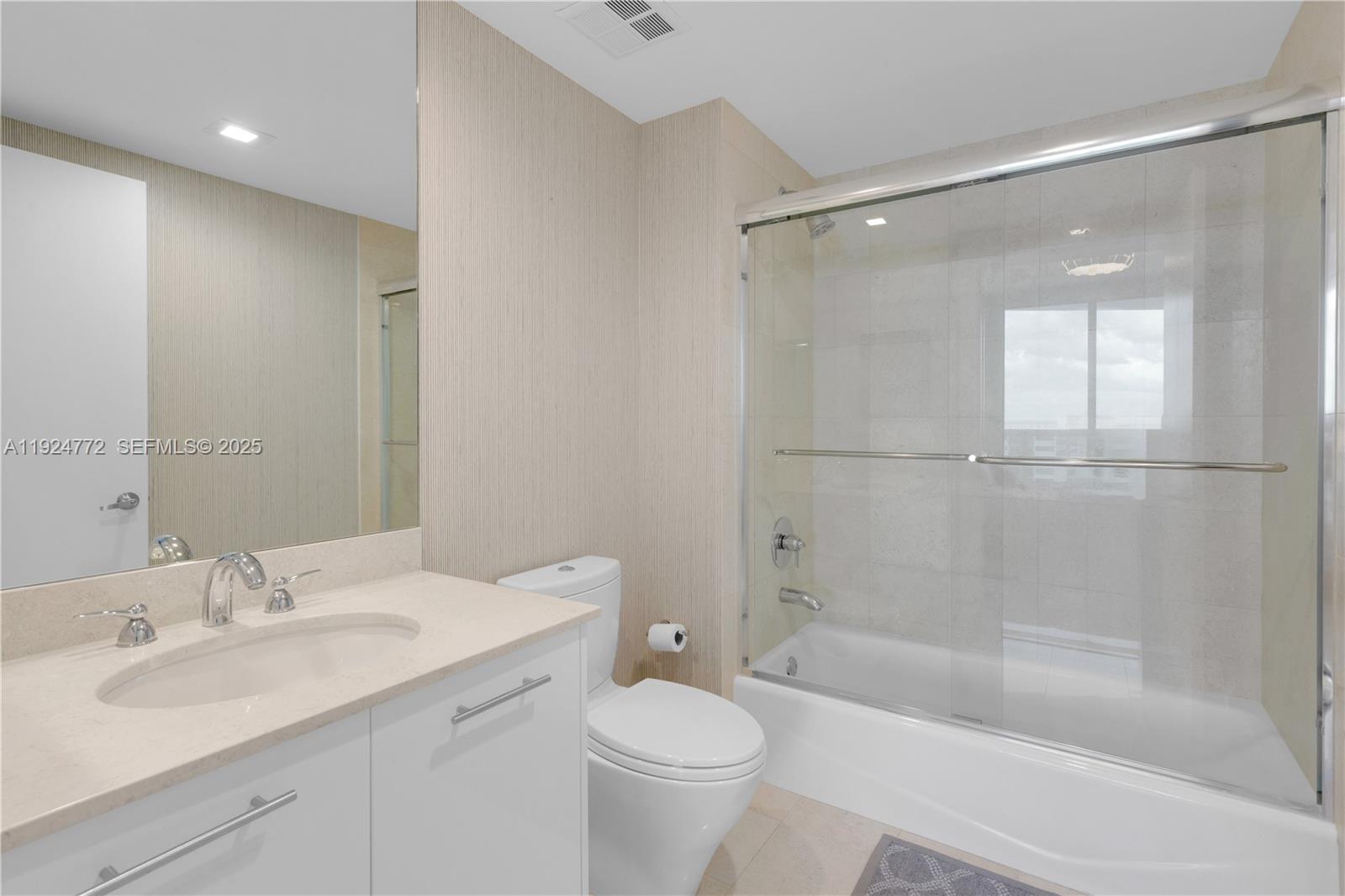 2711 HOLLYWOOD BEACH CONDO - Residential Lease