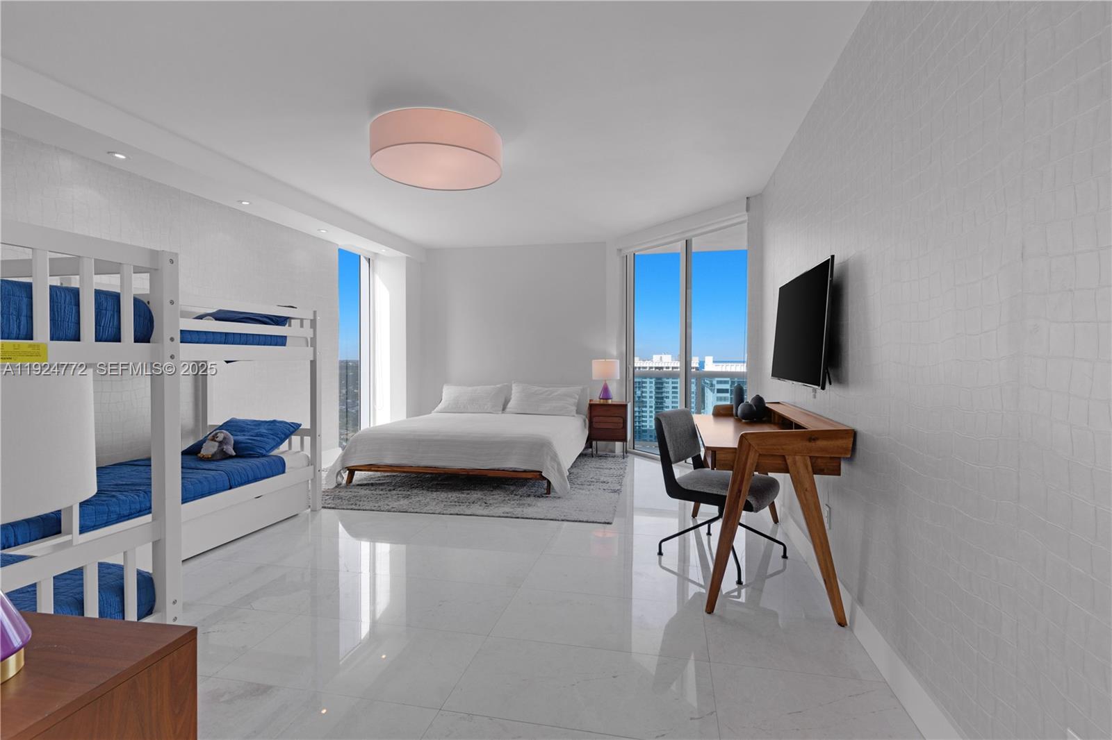 2711 HOLLYWOOD BEACH CONDO - Residential Lease