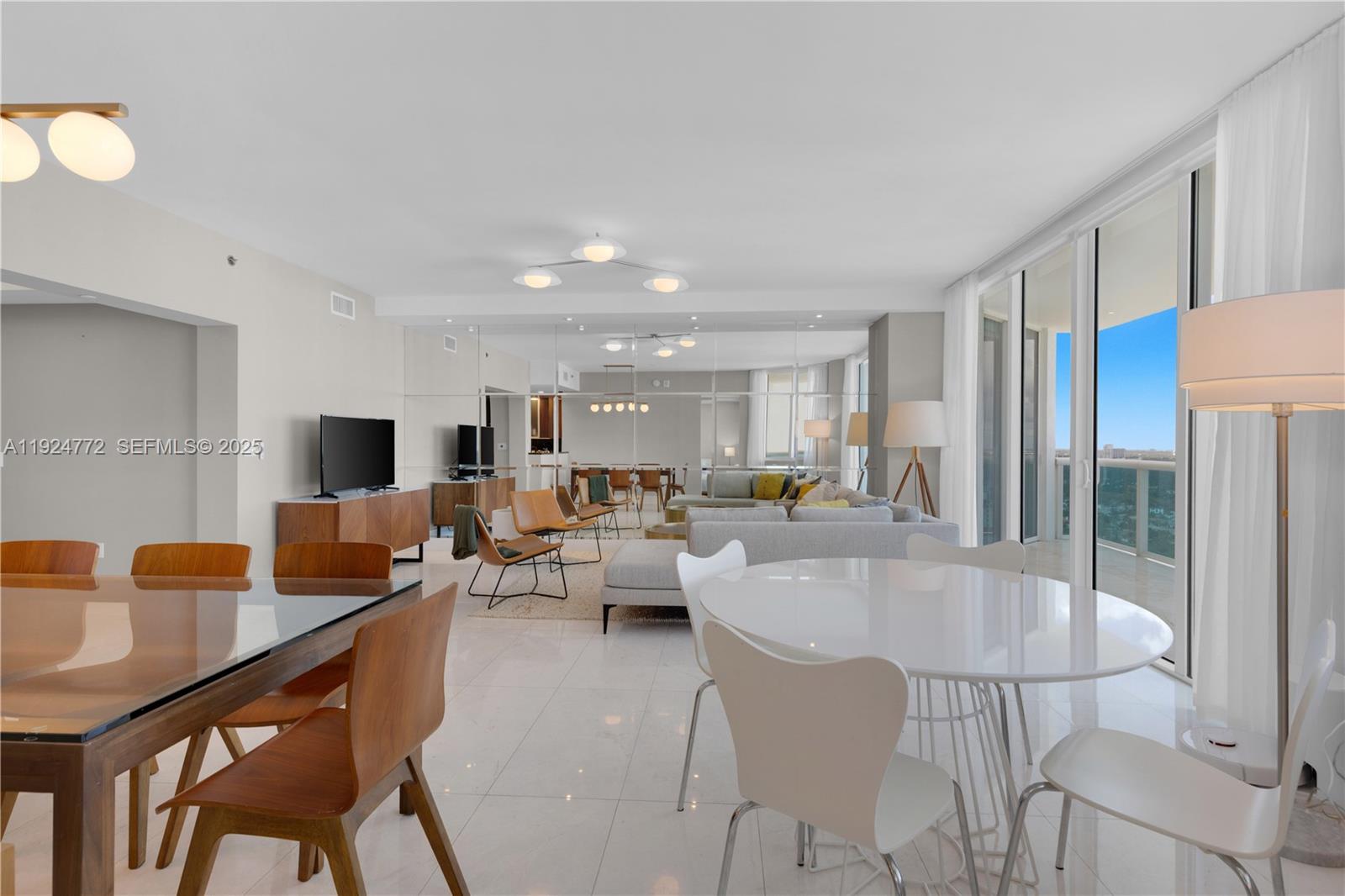 2711 HOLLYWOOD BEACH CONDO - Residential Lease