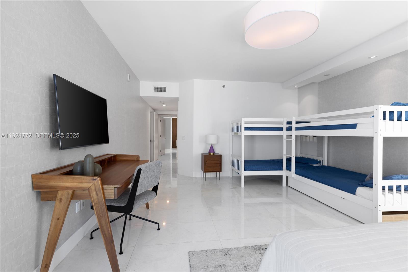 2711 HOLLYWOOD BEACH CONDO - Residential Lease