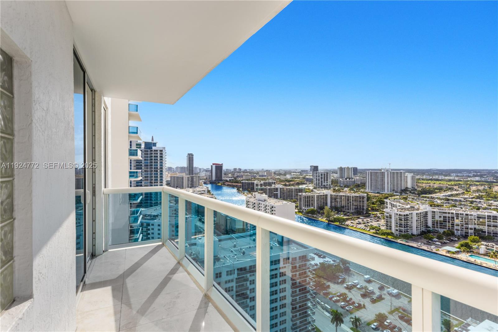 2711 HOLLYWOOD BEACH CONDO - Residential Lease