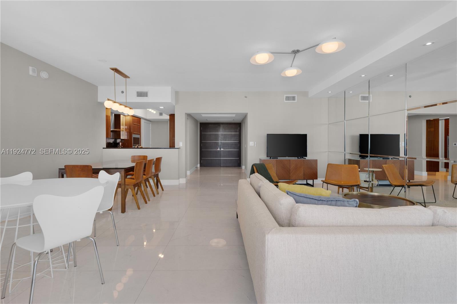 2711 HOLLYWOOD BEACH CONDO - Residential Lease