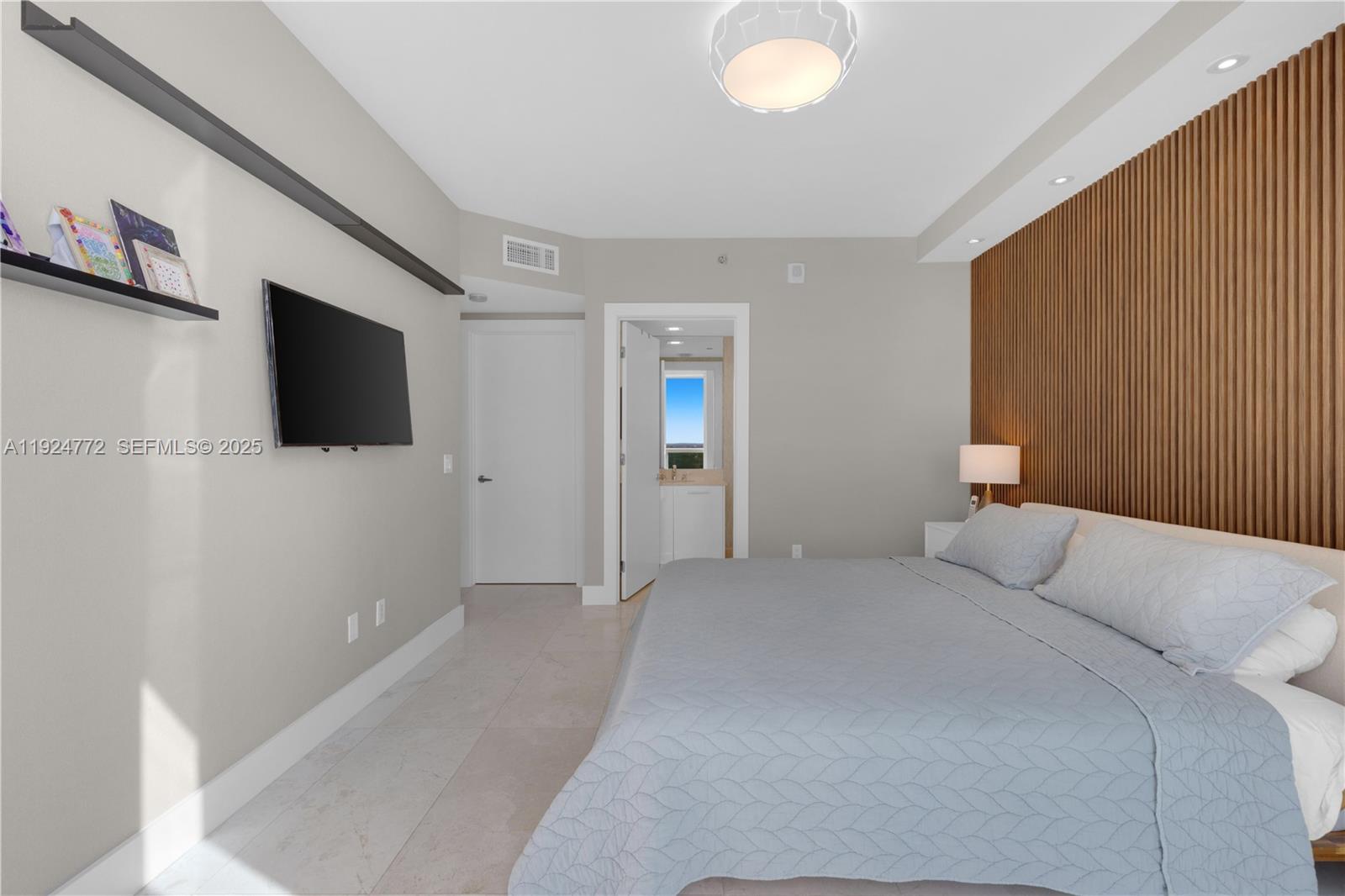 2711 HOLLYWOOD BEACH CONDO - Residential Lease