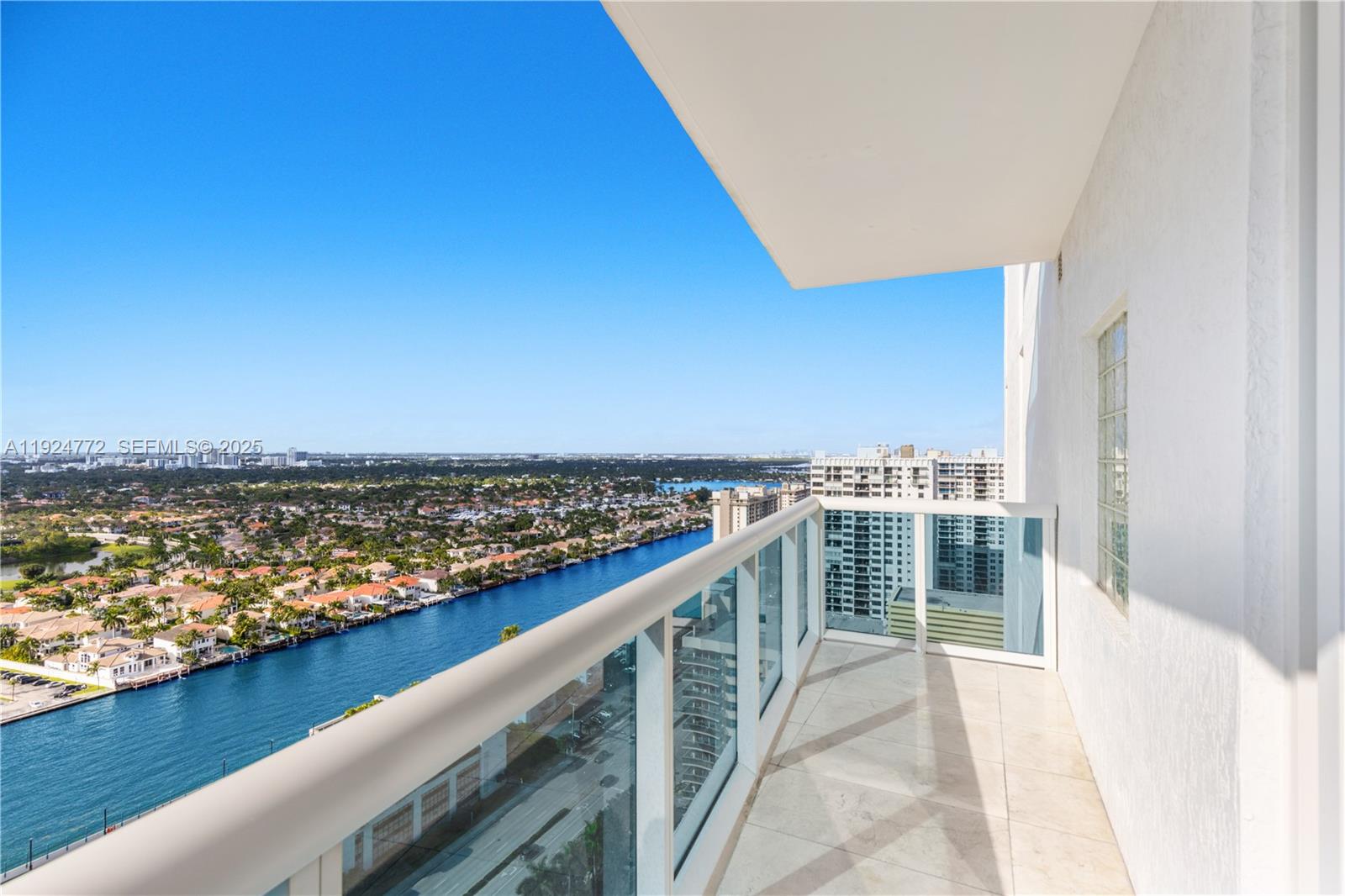 2711 HOLLYWOOD BEACH CONDO - Residential Lease