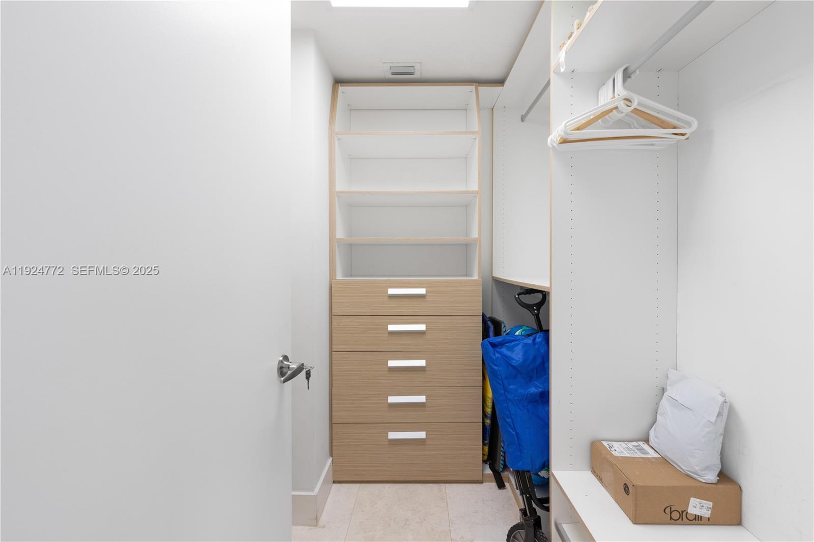 2711 HOLLYWOOD BEACH CONDO - Residential Lease