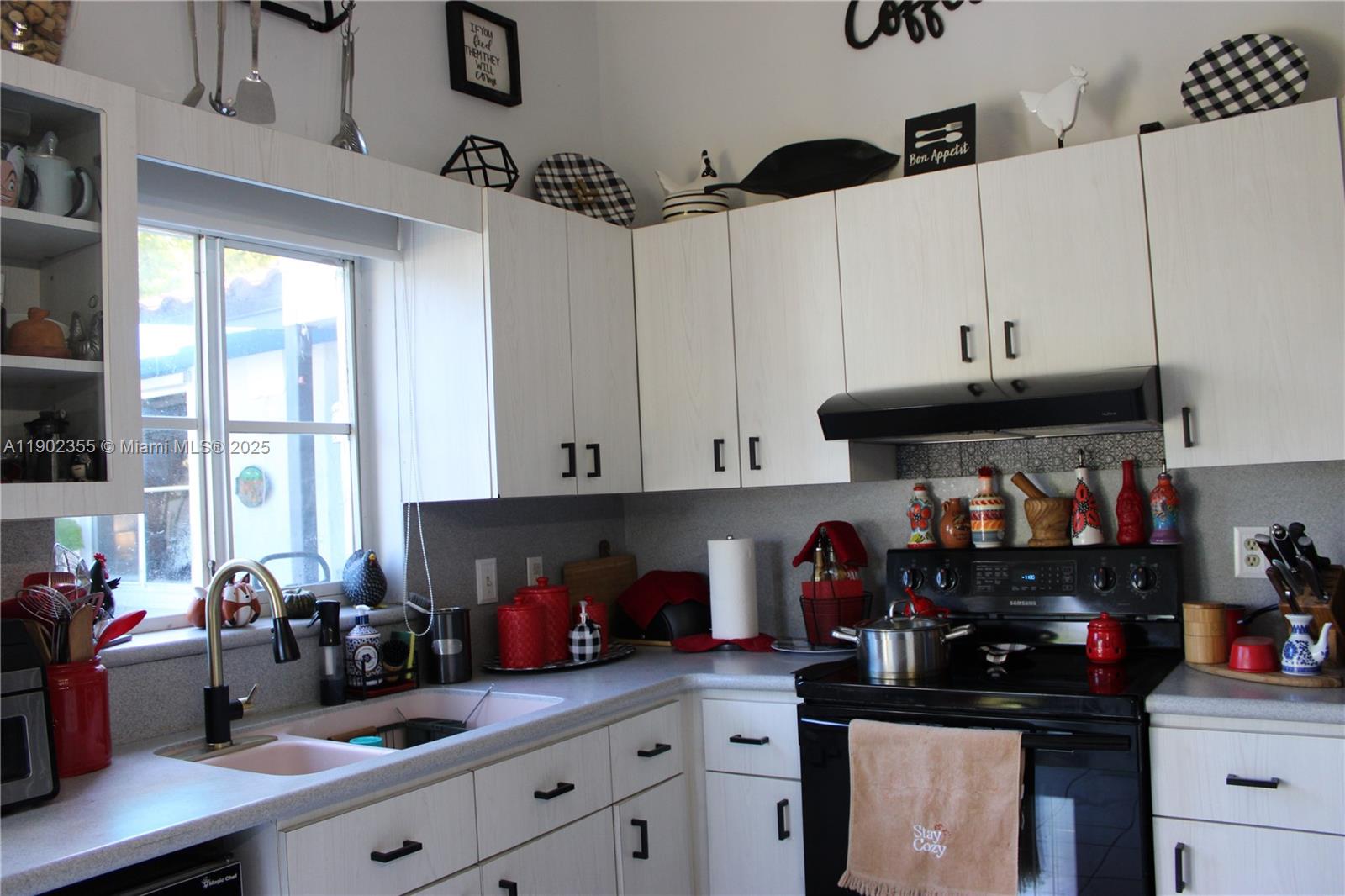 SUNFISH AT THE HAMMOCKS - Residential