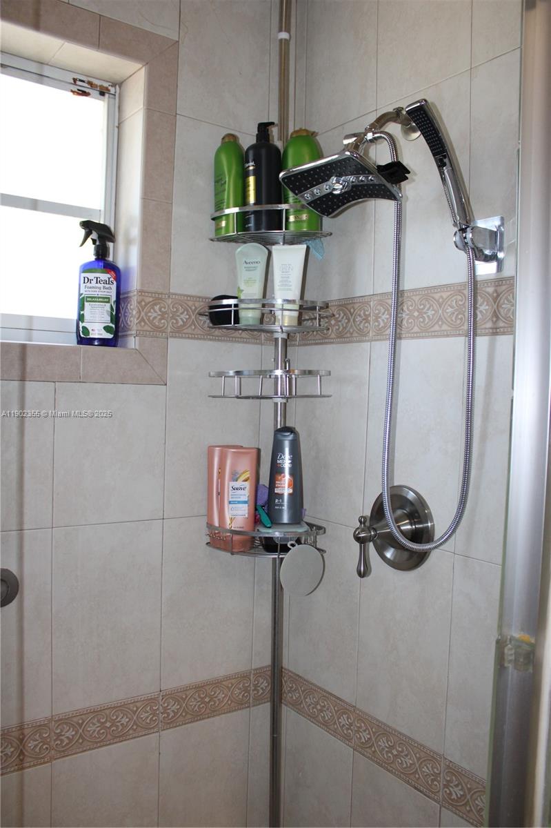 SUNFISH AT THE HAMMOCKS - Residential