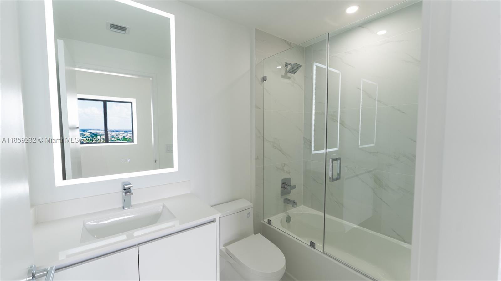 ARIA RESERVE SOITH TOWER - Residential Lease