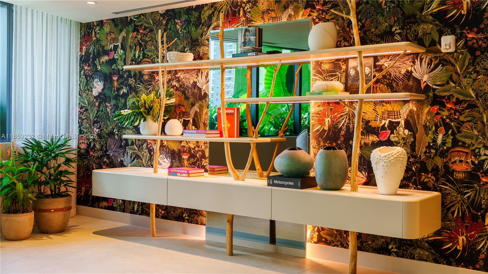 ARIA RESERVE SOITH TOWER - Residential Lease