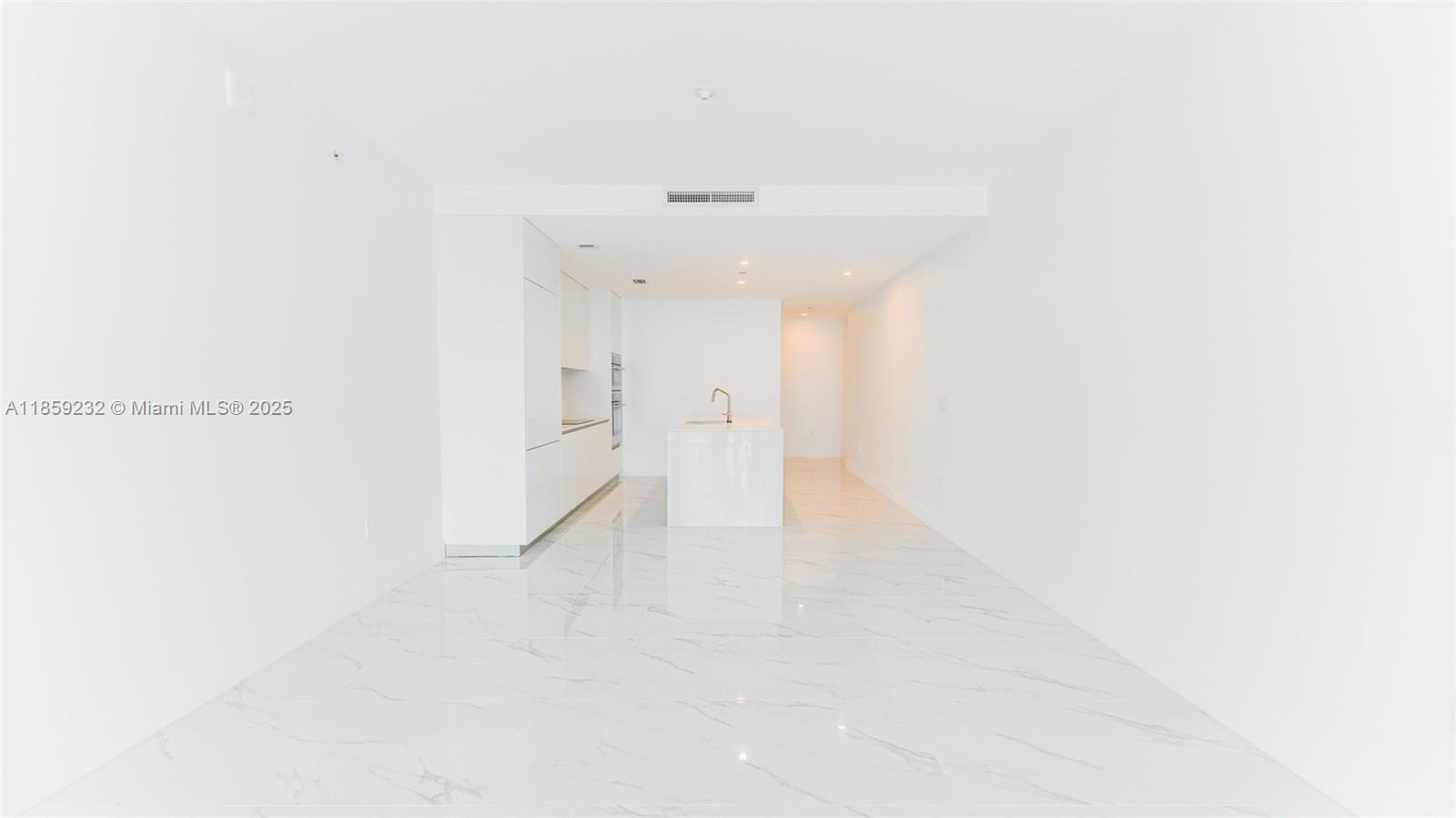 ARIA RESERVE SOITH TOWER - Residential Lease