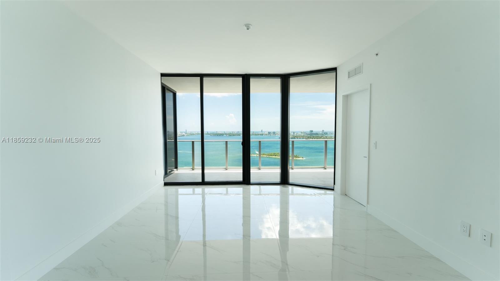 ARIA RESERVE SOITH TOWER - Residential Lease