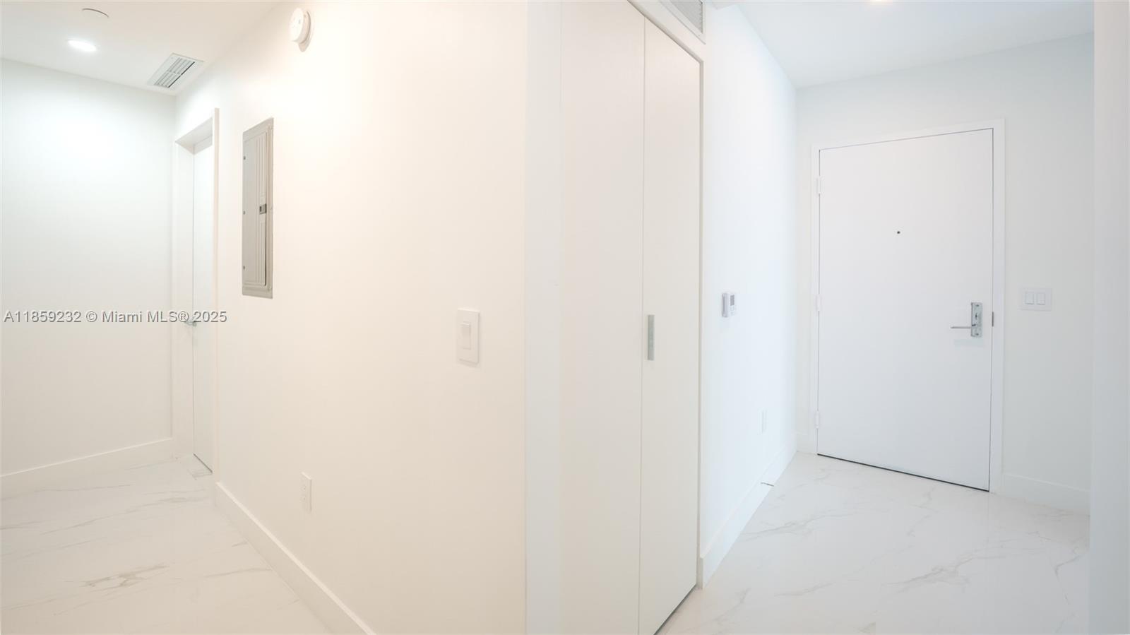 ARIA RESERVE SOITH TOWER - Residential Lease