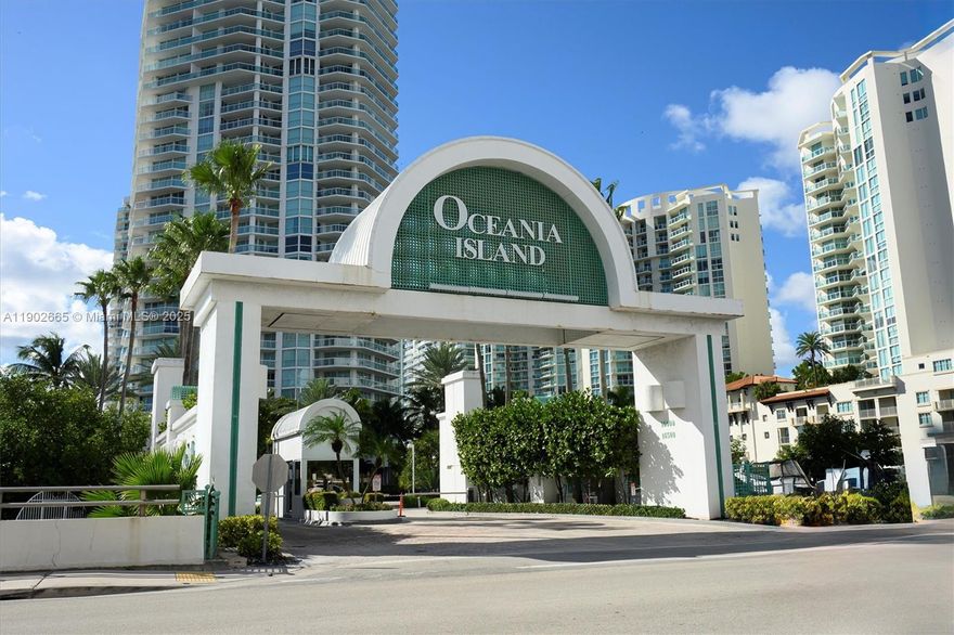 Amazing unit with open balcony and magnificent panoramic views of the Marina , bay, ocean access canal, and more! Exclusive beach club with 5 star luxury amenities such as two restaurants, beach, towel, cabana and umbrella service, full service beauty salon on with massage therapists, spa, sauna, steam room, yoga classes, zumba, oceanfront gym with private flat screen TVs, spinning, basket ball, tennis and marinas. 
Unique and full service building with one of the longest beach frontage of SUNNY ISLES BEACH. 
Rented until May 31 2026 at $4800 per month.