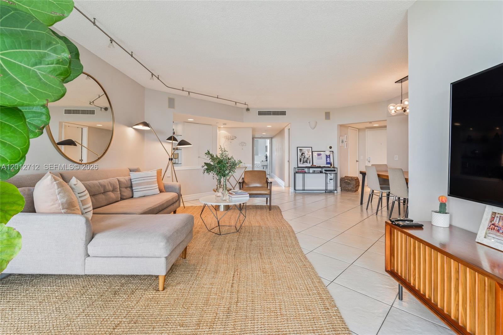 21205 YACHT CLUB DR 805