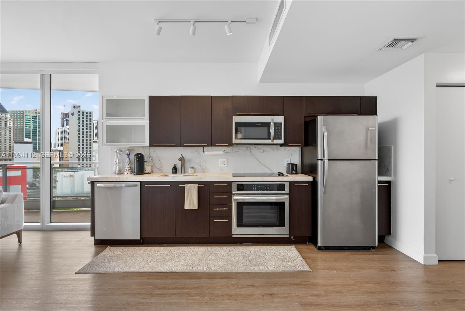 IVY CONDO - Residential