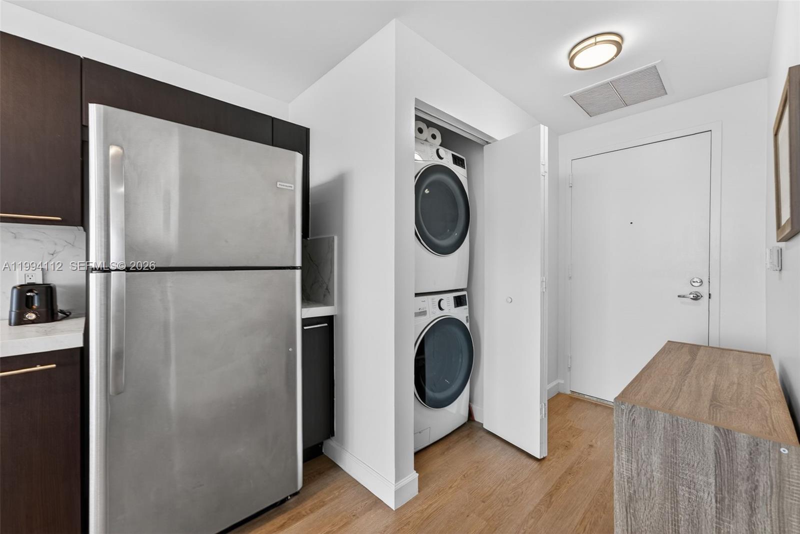 IVY CONDO - Residential