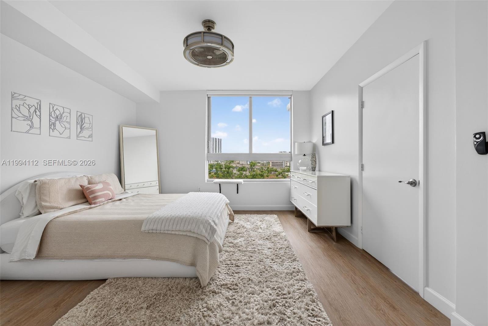 IVY CONDO - Residential