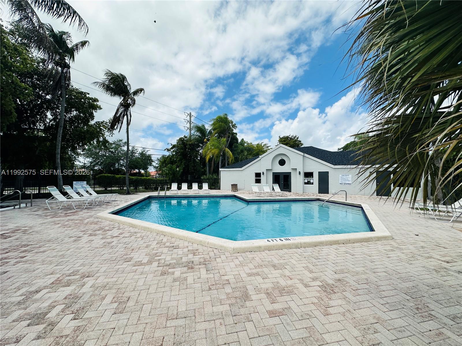 FAIRWAY GREENS CONDO HOME - Residential