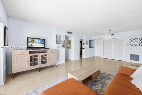 HILLCREST EAST NO 27 COND - Residential