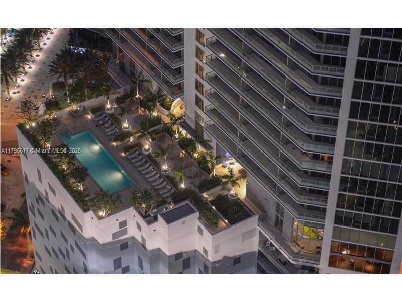 Rental Property at 1300 Brickell Bay Dr 2508, Miami, Broward County, Florida - Bedrooms: 1 
Bathrooms: 2  - $3,700 MO.