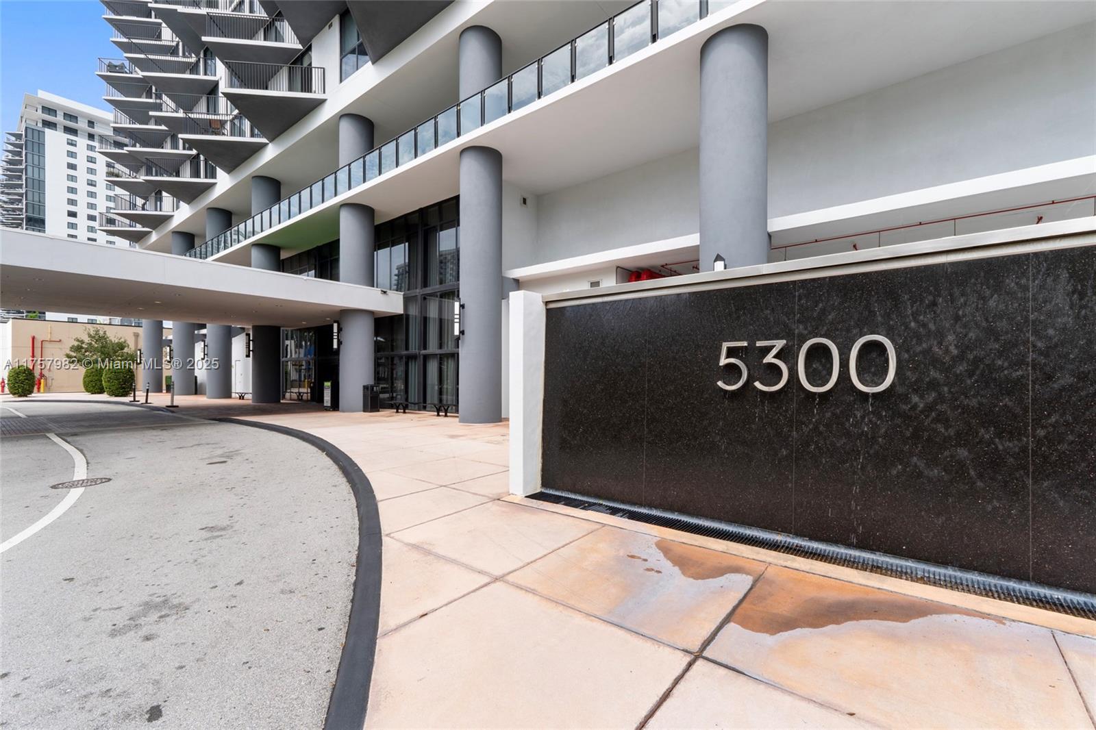 Rental Property at 5300 Nw 85th Ave 303, Doral, Miami-Dade County, Florida - Bedrooms: 2 
Bathrooms: 2  - $3,250 MO.