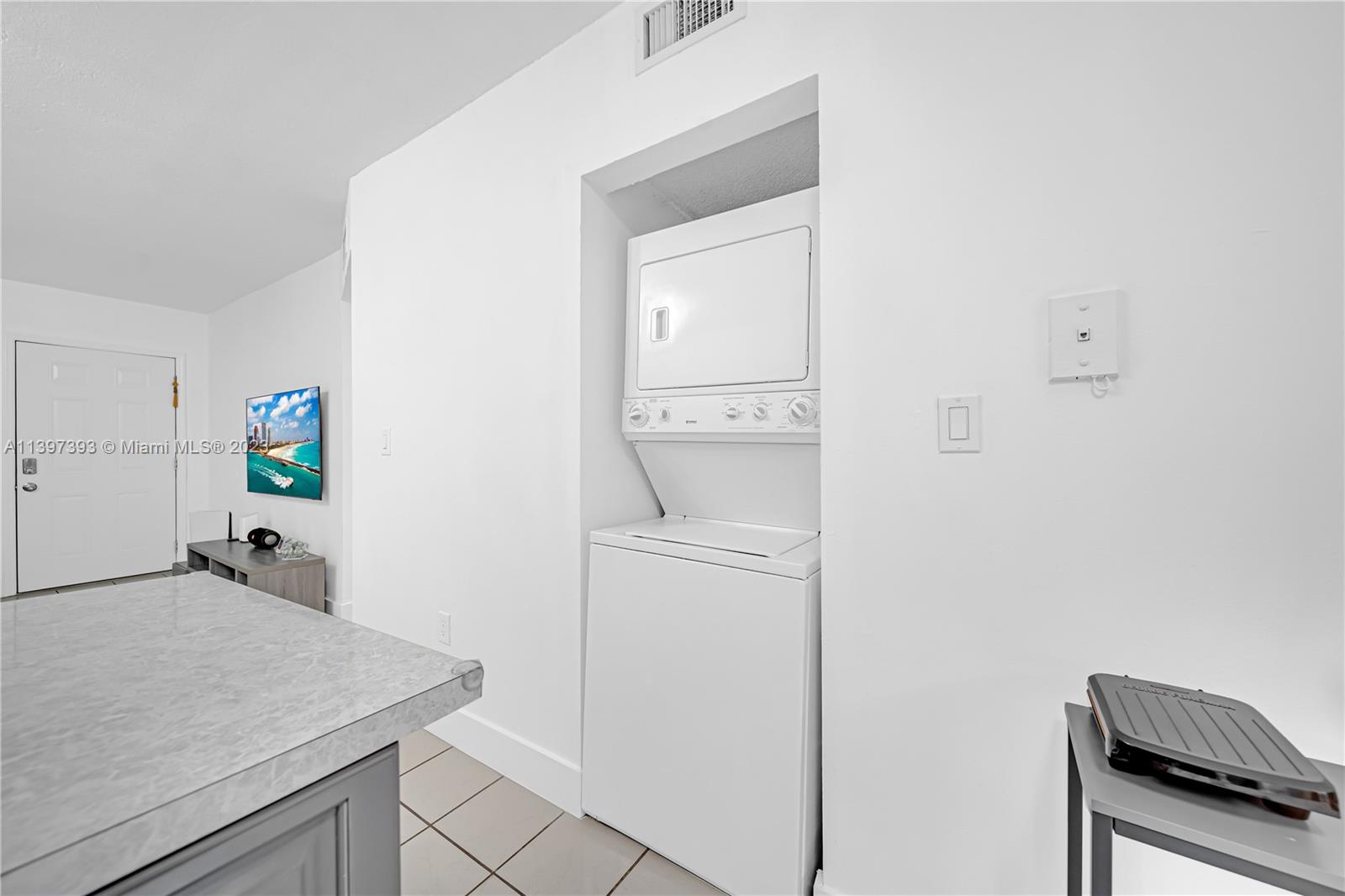 Photo 6 of 21 of 5490 W 21st Ct 113 condo