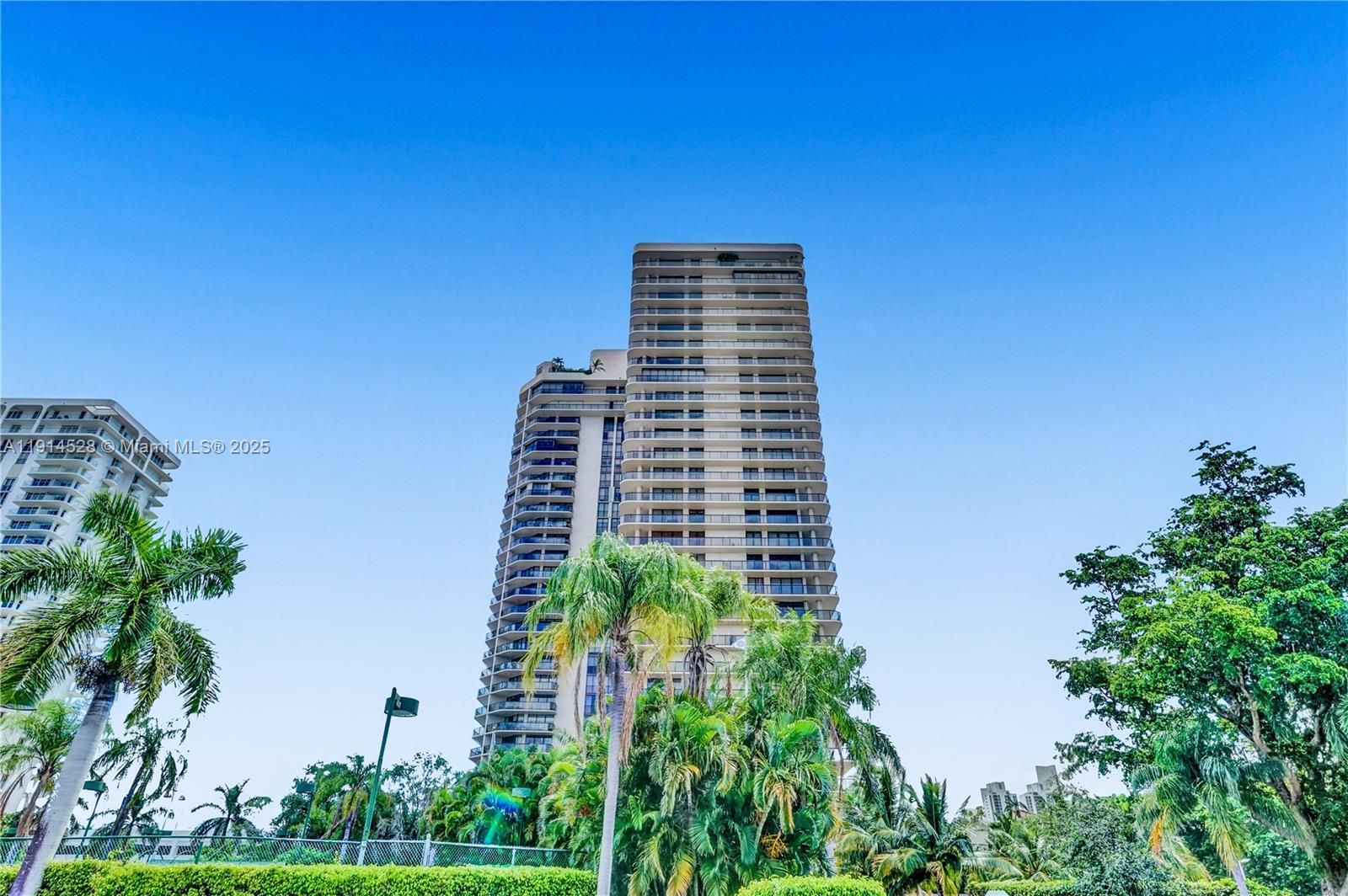 TURNBERRY ISLE SOUTH - Residential