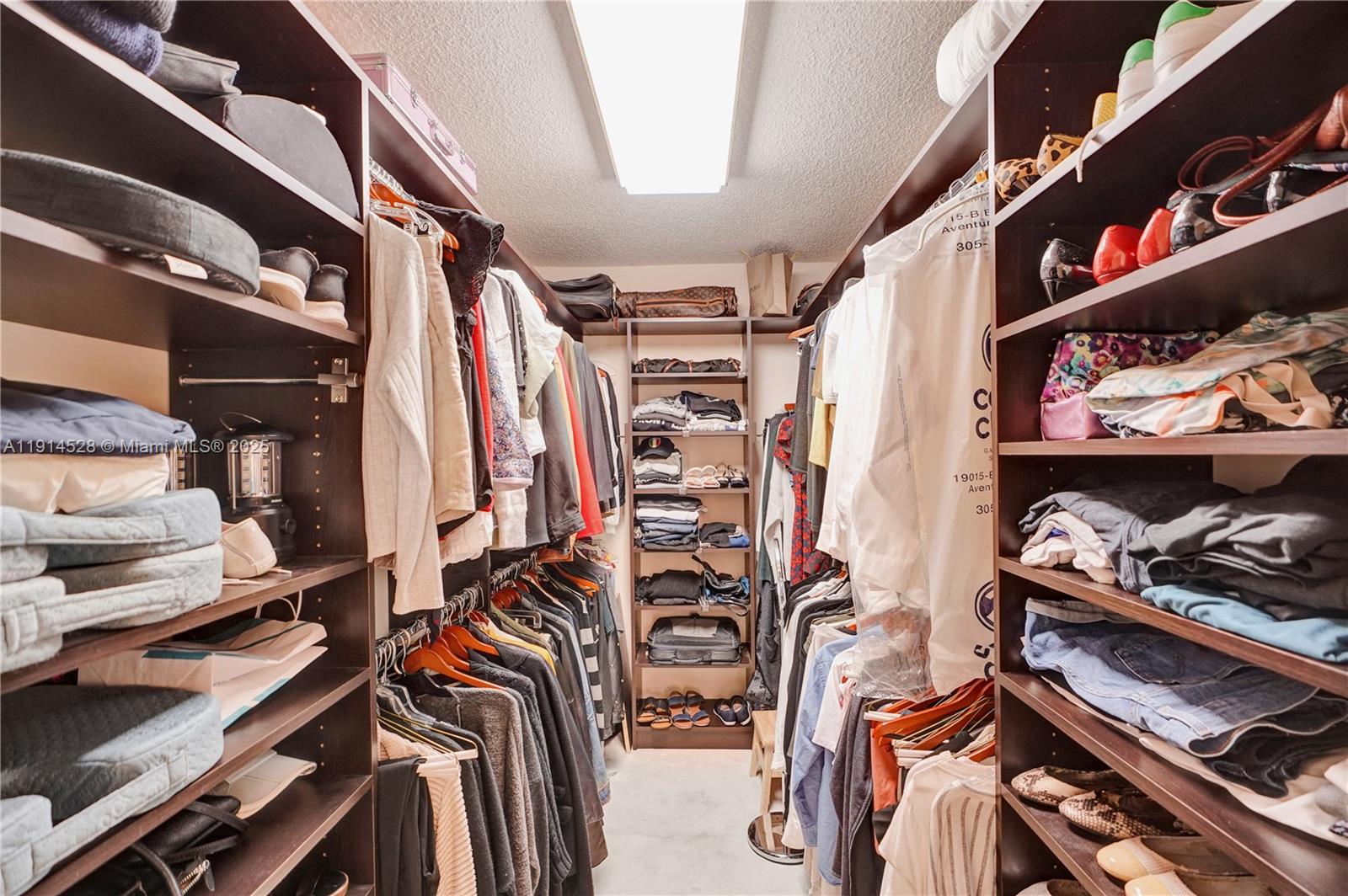 TURNBERRY ISLE SOUTH - Residential