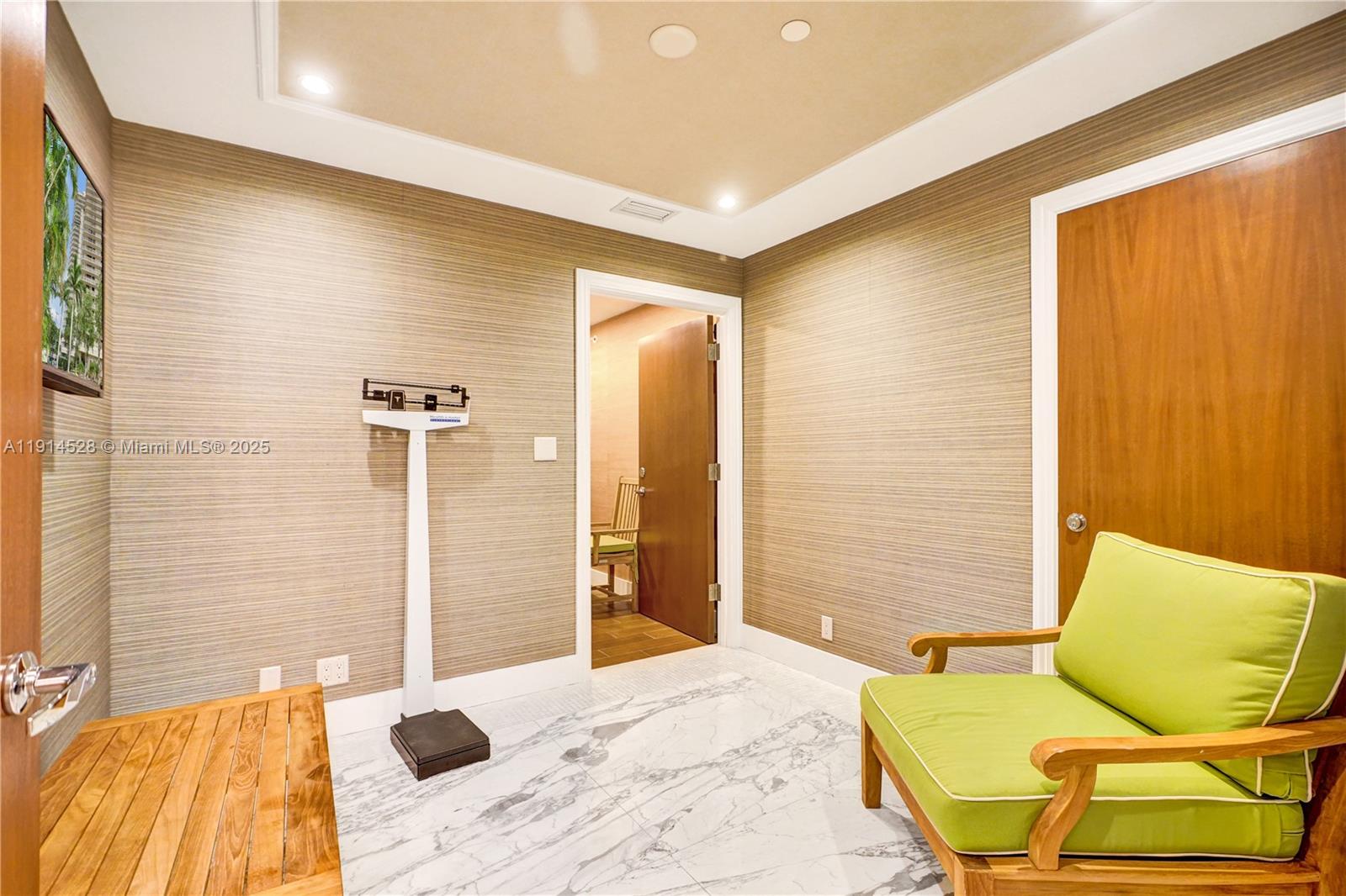 TURNBERRY ISLE SOUTH - Residential