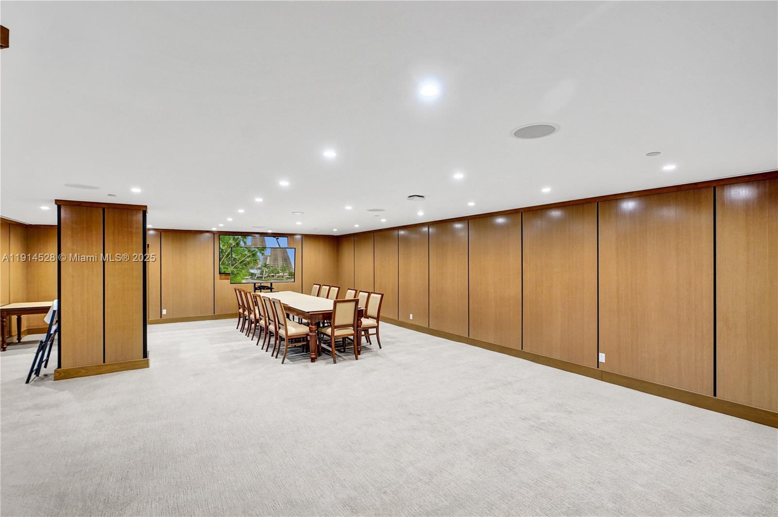 TURNBERRY ISLE SOUTH - Residential