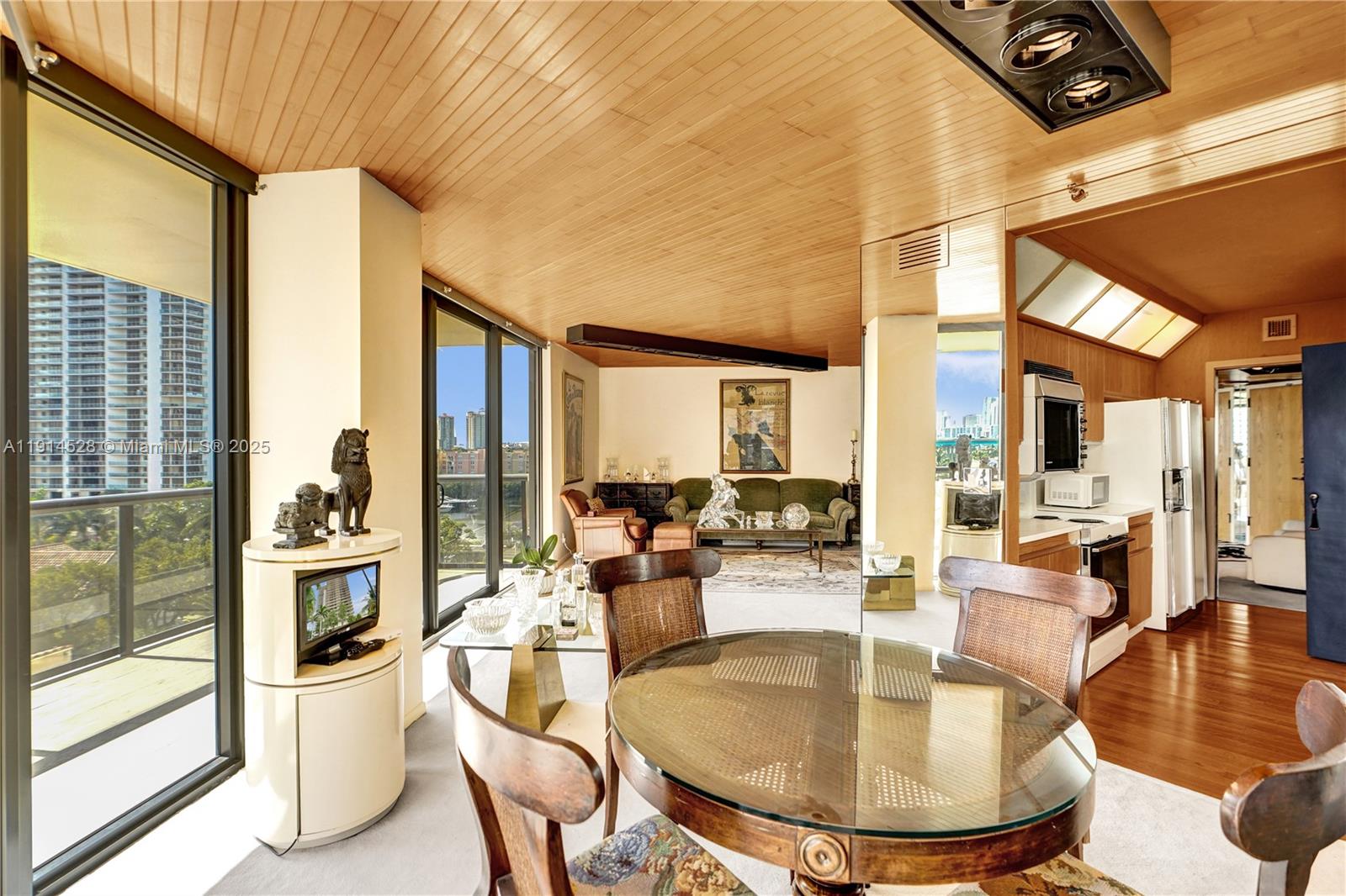 TURNBERRY ISLE SOUTH - Residential