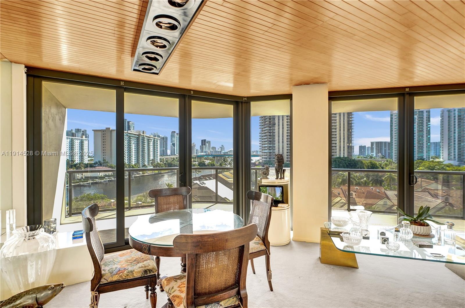 TURNBERRY ISLE SOUTH - Residential