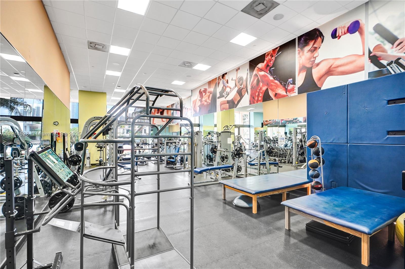 TURNBERRY ISLE SOUTH - Residential