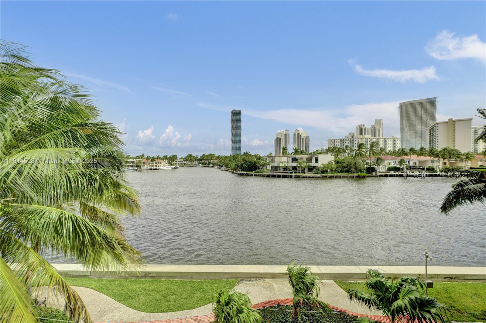 TURNBERRY ISLE SOUTH - Residential