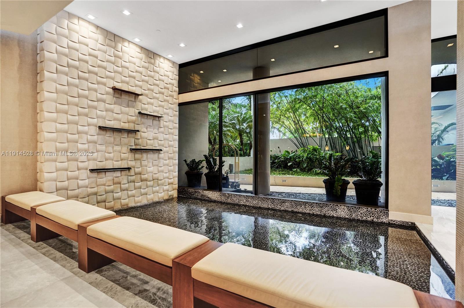 TURNBERRY ISLE SOUTH - Residential