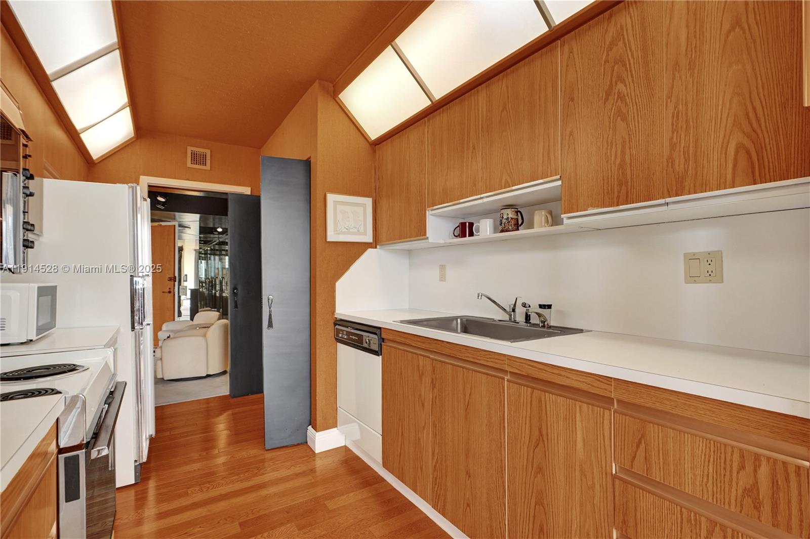 TURNBERRY ISLE SOUTH - Residential