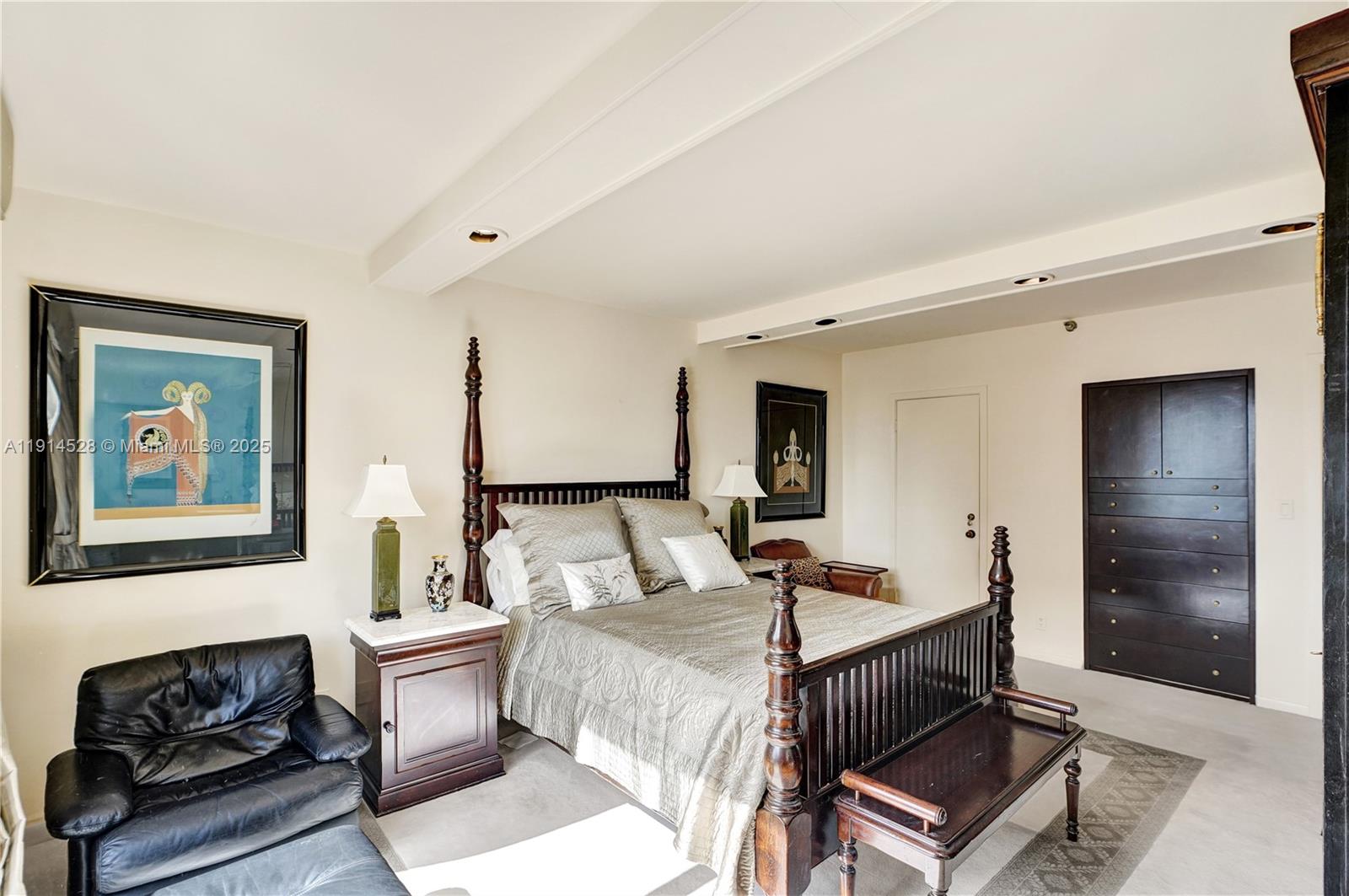 TURNBERRY ISLE SOUTH - Residential