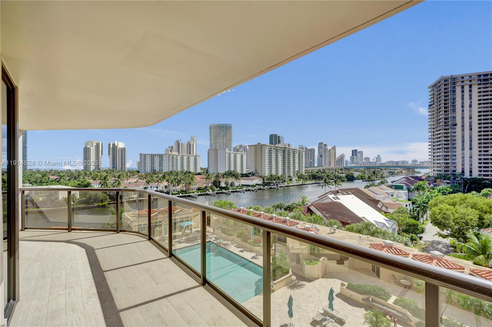 TURNBERRY ISLE SOUTH - Residential