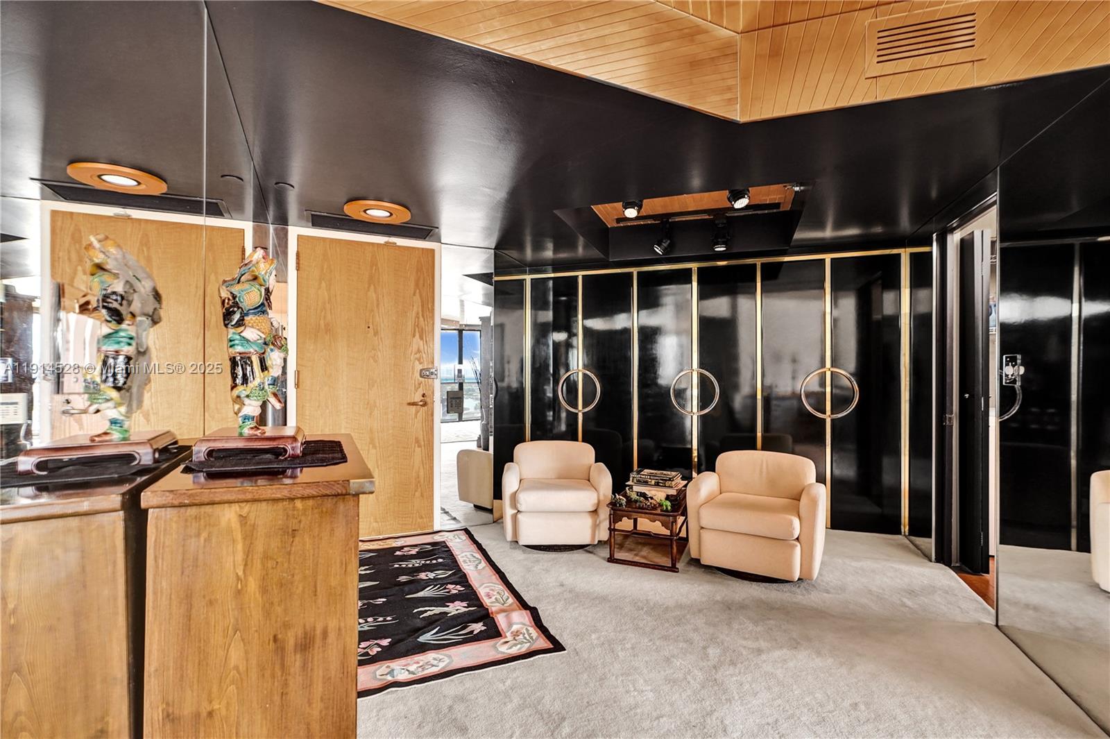 TURNBERRY ISLE SOUTH - Residential