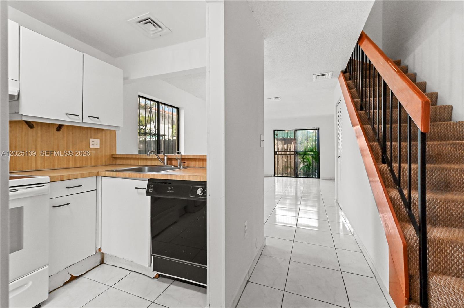 VILLAS OF WESTLAND CONDO - Residential