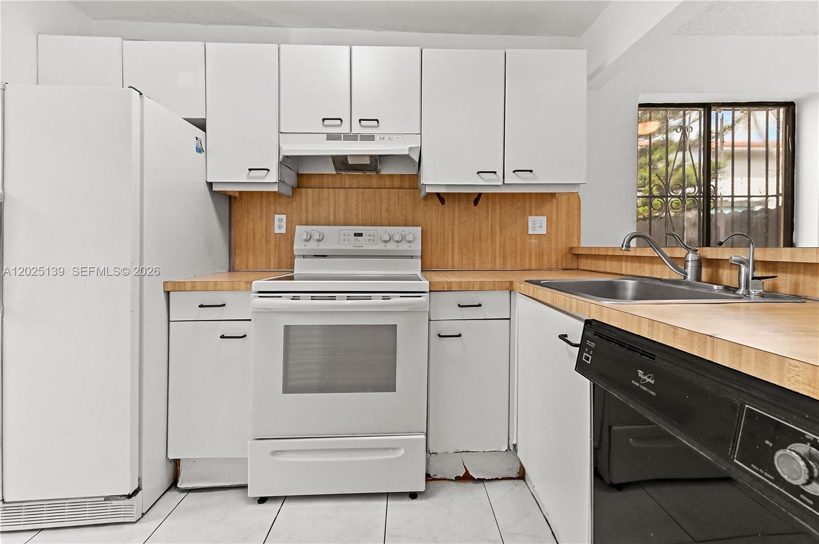 VILLAS OF WESTLAND CONDO - Residential
