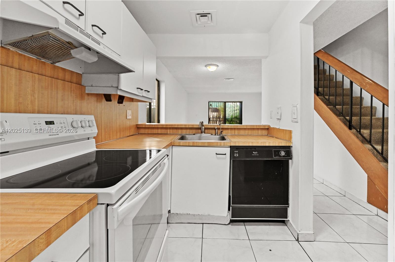 VILLAS OF WESTLAND CONDO - Residential