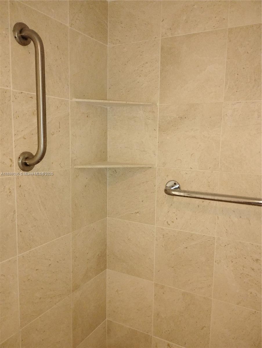 CAMBRIDGE AT CENTURY - Residential