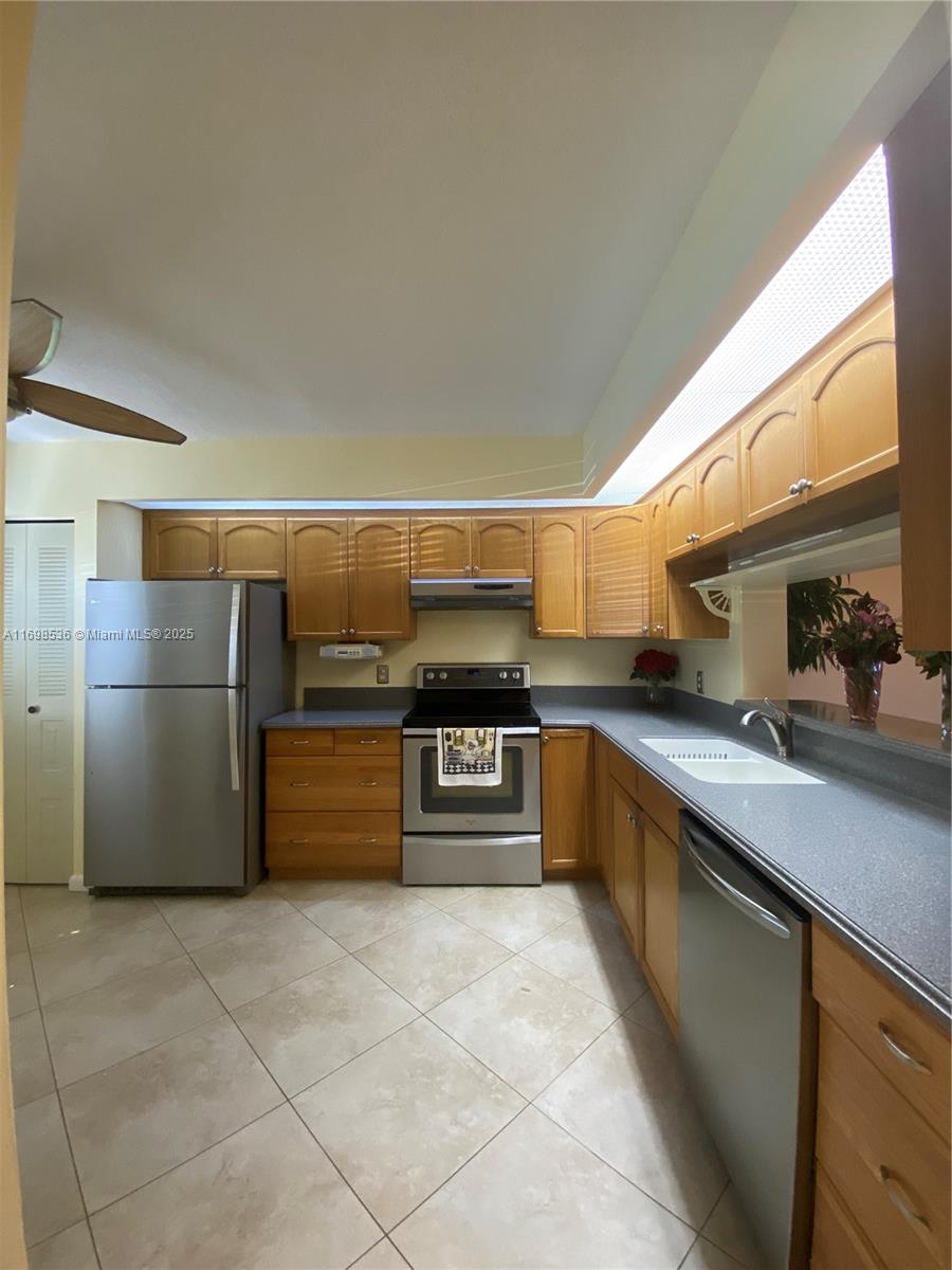 CAMBRIDGE AT CENTURY - Residential