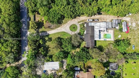 Photo of 23825 SW 142nd Ave, Homestead, FL 33032 (MLS # A12006273)