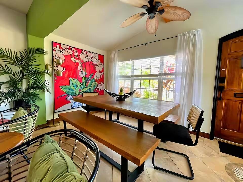 HOLLYWOOD PARK - Residential