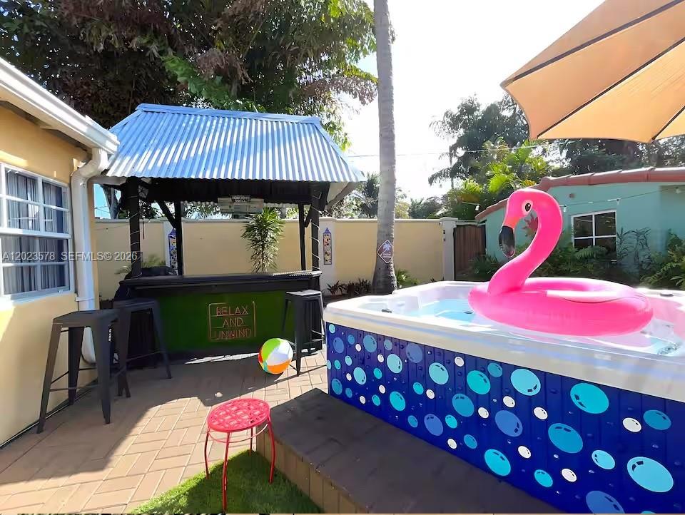 HOLLYWOOD PARK - Residential