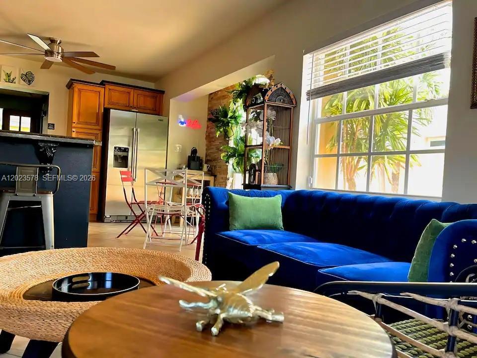 HOLLYWOOD PARK - Residential