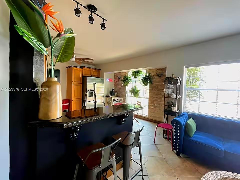 HOLLYWOOD PARK - Residential