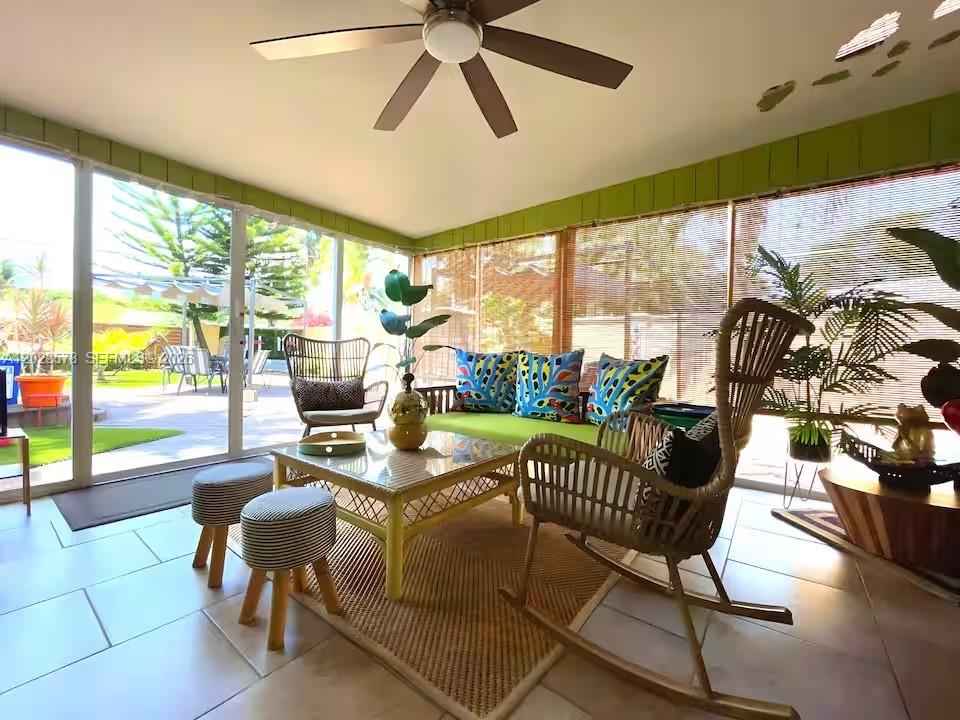 HOLLYWOOD PARK - Residential
